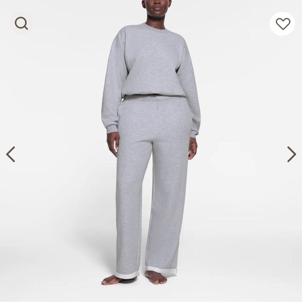NWT SKIMS Classic Straight Leg Pants Sweatpants